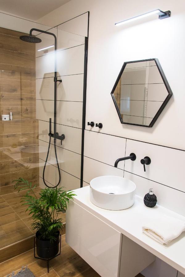 Danubio****2 Bedrooms-Be In The Center Of It All! Budapest Ngoại thất bức ảnh